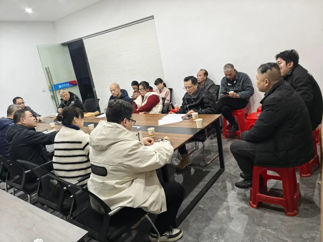 上饶信州中商广场频繁停电 电梯停运致高层居民回家难