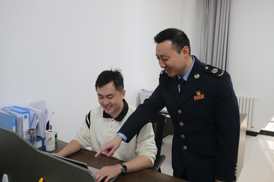 税务干部辅导甘肃燧弘绿色算力有限公司财务人员办税