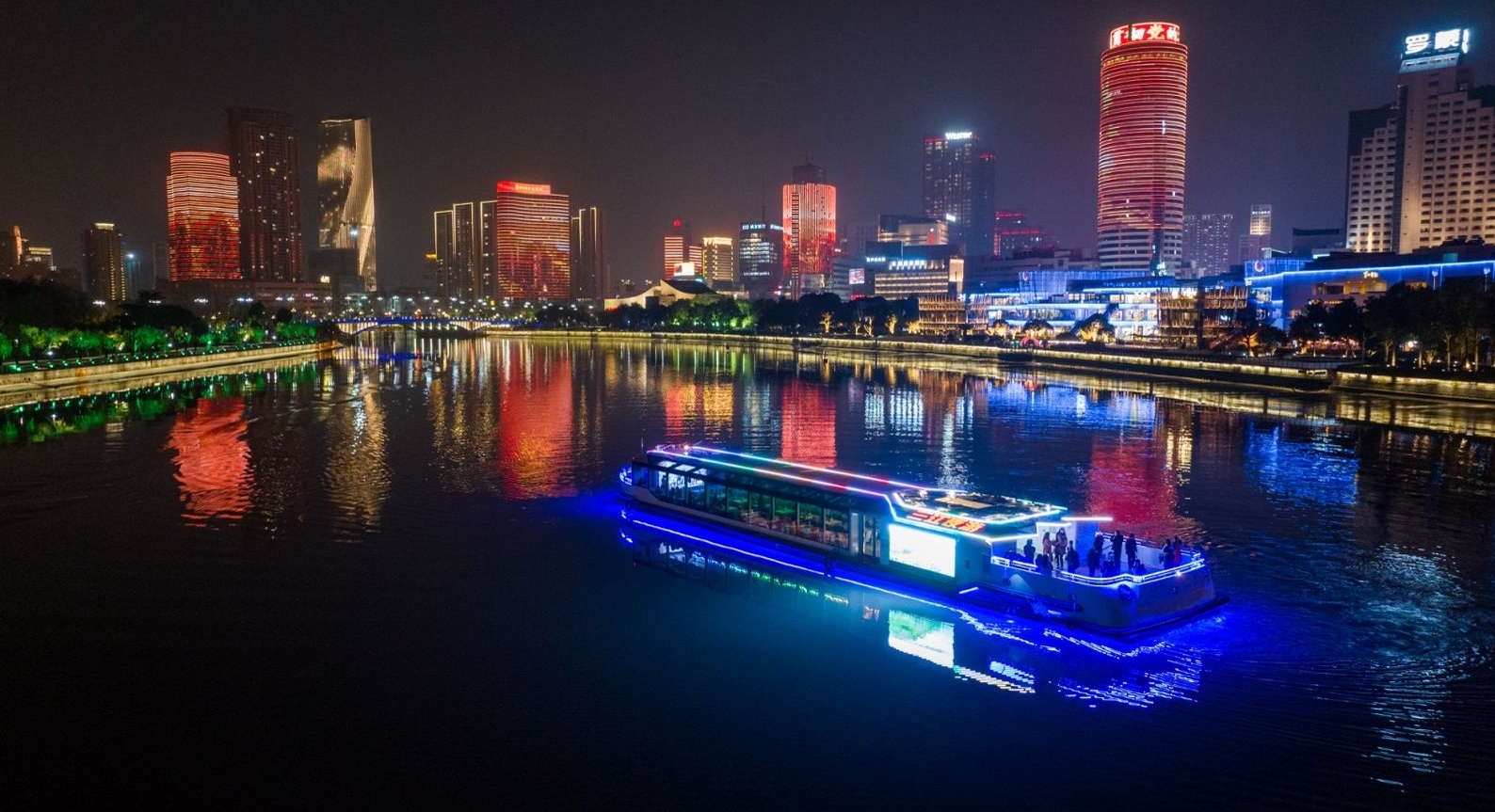 能级跃升，向绿向智！2025宁波港航十大新闻见证世界一流强港建设铿锵步伐