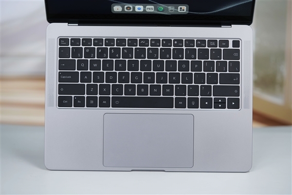 首发自研长江SoC!摩尔线程AIBOOK笔记本图赏