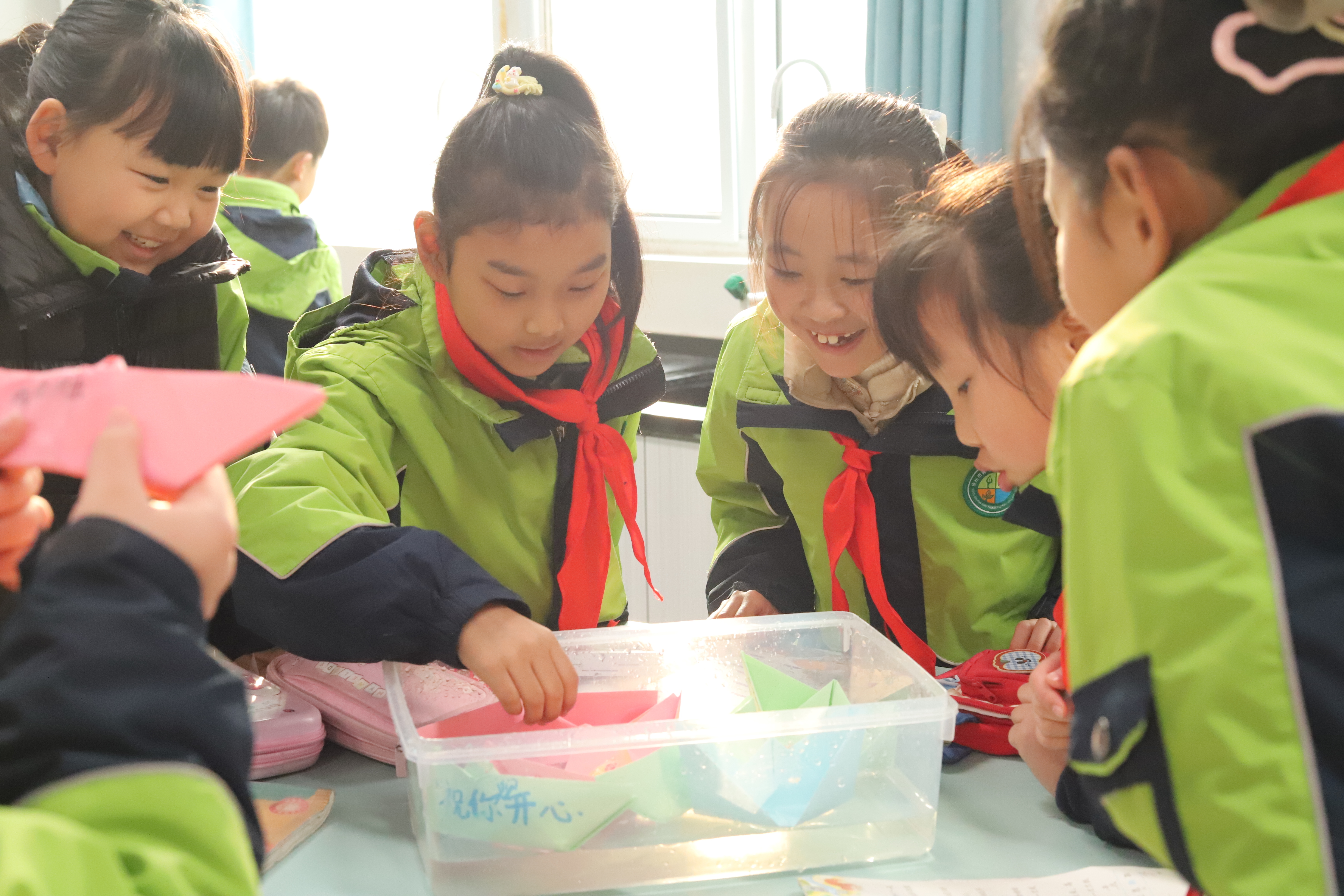 小纸船送祝福：太行路小学小船长“科学+”课程的生动实践