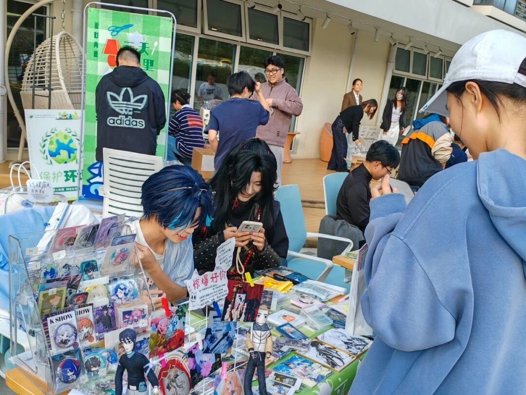 创意市集“月”动万里！每月一主题，串起校园绿色文化新生态