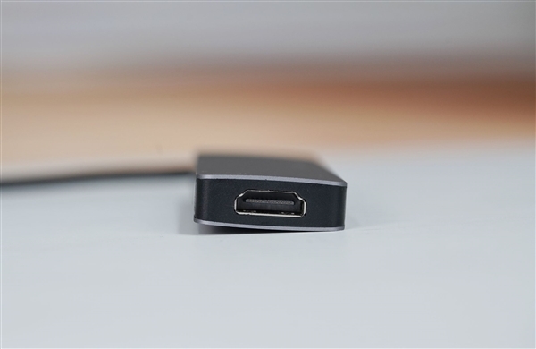 首发自研长江SoC!摩尔线程AIBOOK笔记本图赏