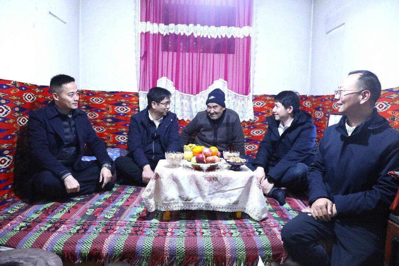 宁波援疆干部人才元旦前开展“民族团结一家亲”走访慰问活动