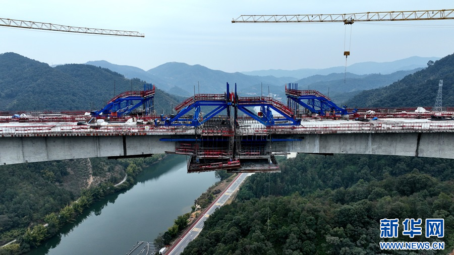 项目施工现场。新华网发 李建平 摄