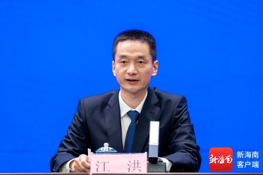 海南省发展和改革委员会党组成员、副主任江洪。记者 黄东光 摄