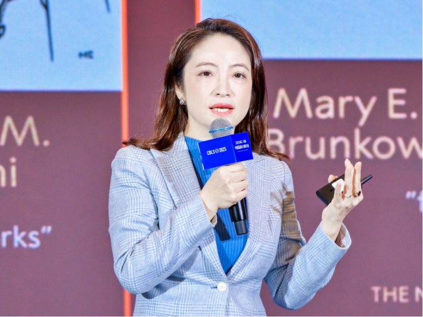 致敬长期主义!2025(第二十届)中国品牌人物年会在深举办