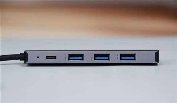 首发自研长江SoC!摩尔线程AIBOOK笔记本图赏