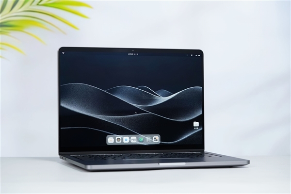 首发自研长江SoC!摩尔线程AIBOOK笔记本图赏