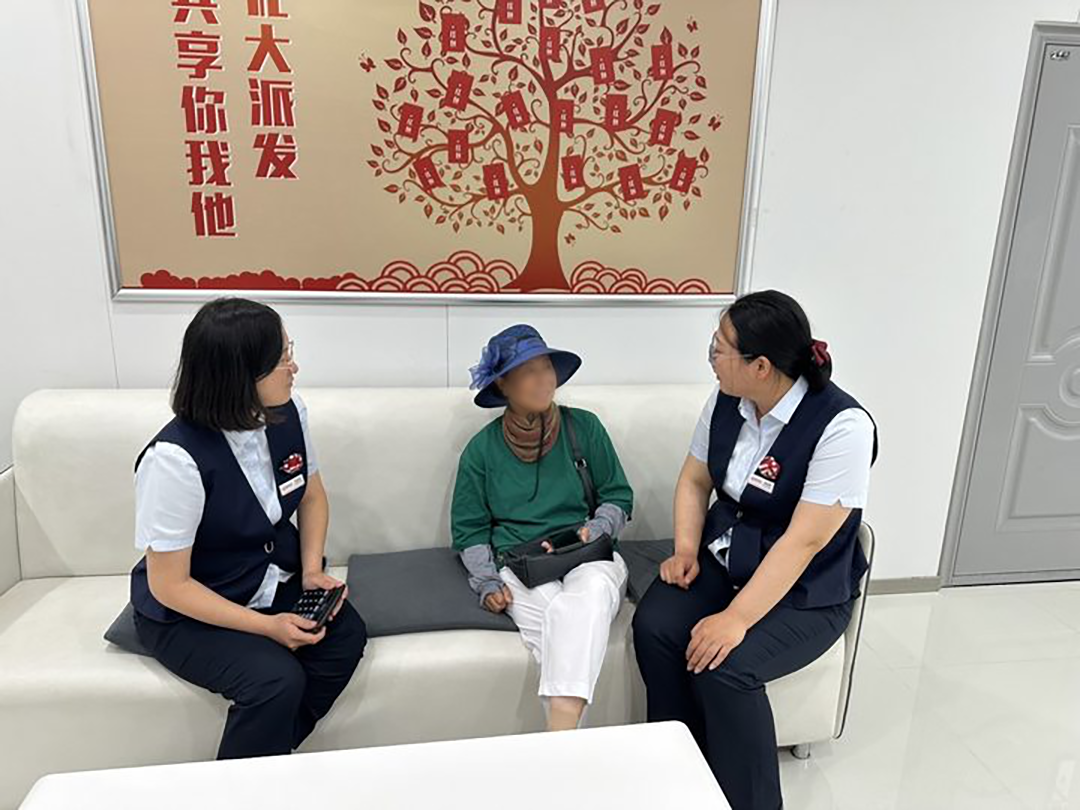 七旬阿姨“投资”酒厂 潍坊银行员工果断“叫停”