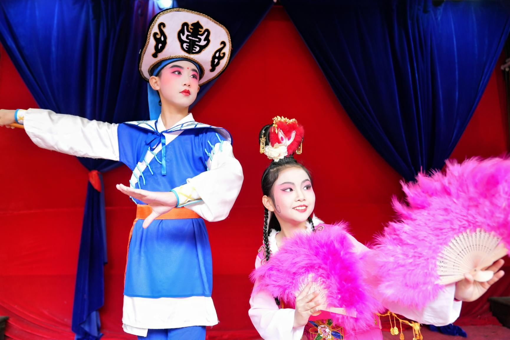 元旦遛娃潮玩靖港，马上有福开启2026欢乐序章