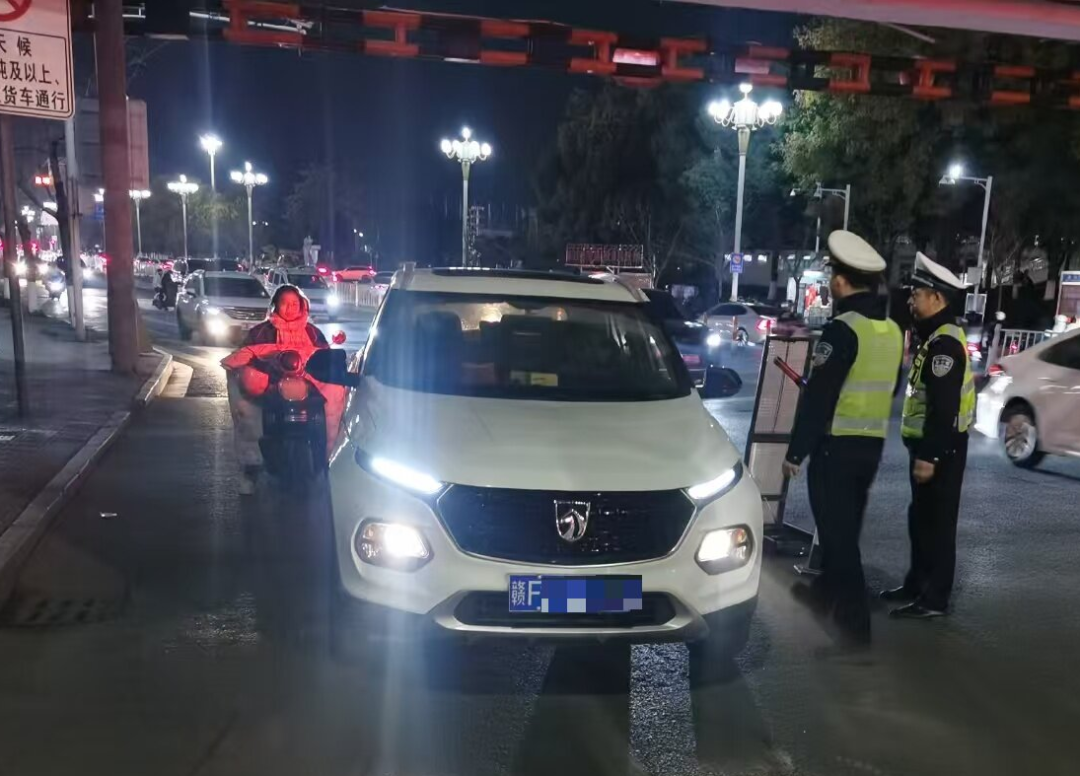 新年首日抚州东乡开展夜查酒驾统一行动 1人被查