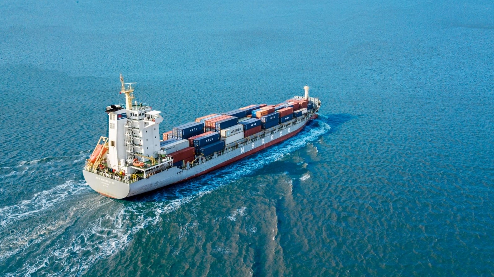 能级跃升，向绿向智！2025宁波港航十大新闻见证世界一流强港建设铿锵步伐