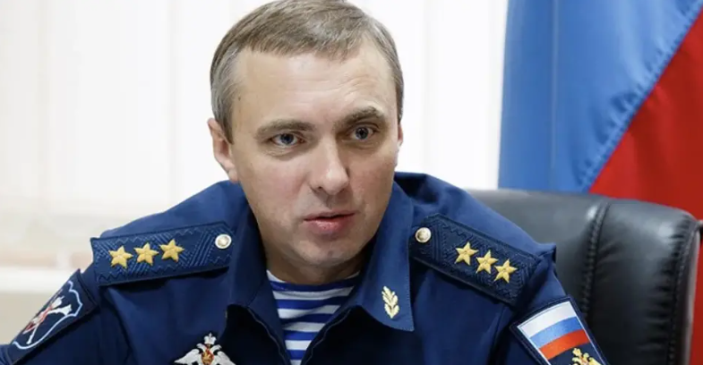 凤凰晚报|被“斩杀”的美国童星,曾是青少年的屏幕伙伴,如今流浪街头