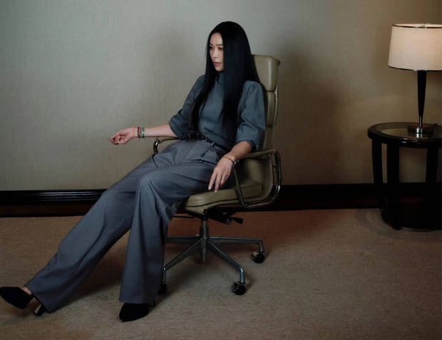 那英参加《声鸣远扬》节目的造型曝光，气质超好。