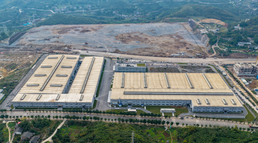 万盛经开区麒麟莲池片区城中村改造项目改造后—卡斯特铝一期工业厂房建成投用