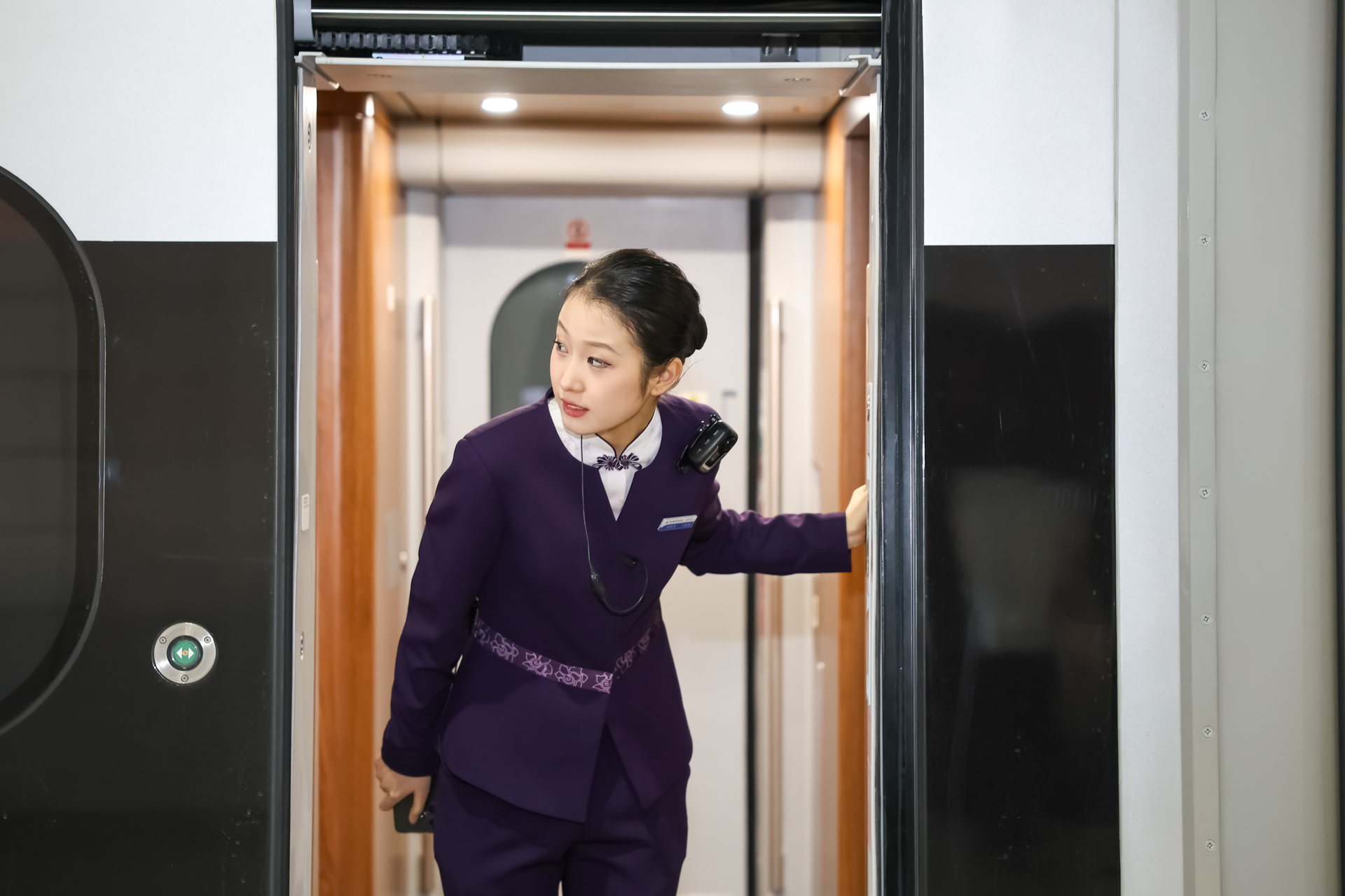 吉林省首趟CR400BF-GS型复兴号技术提升智能动车组正式上线运营