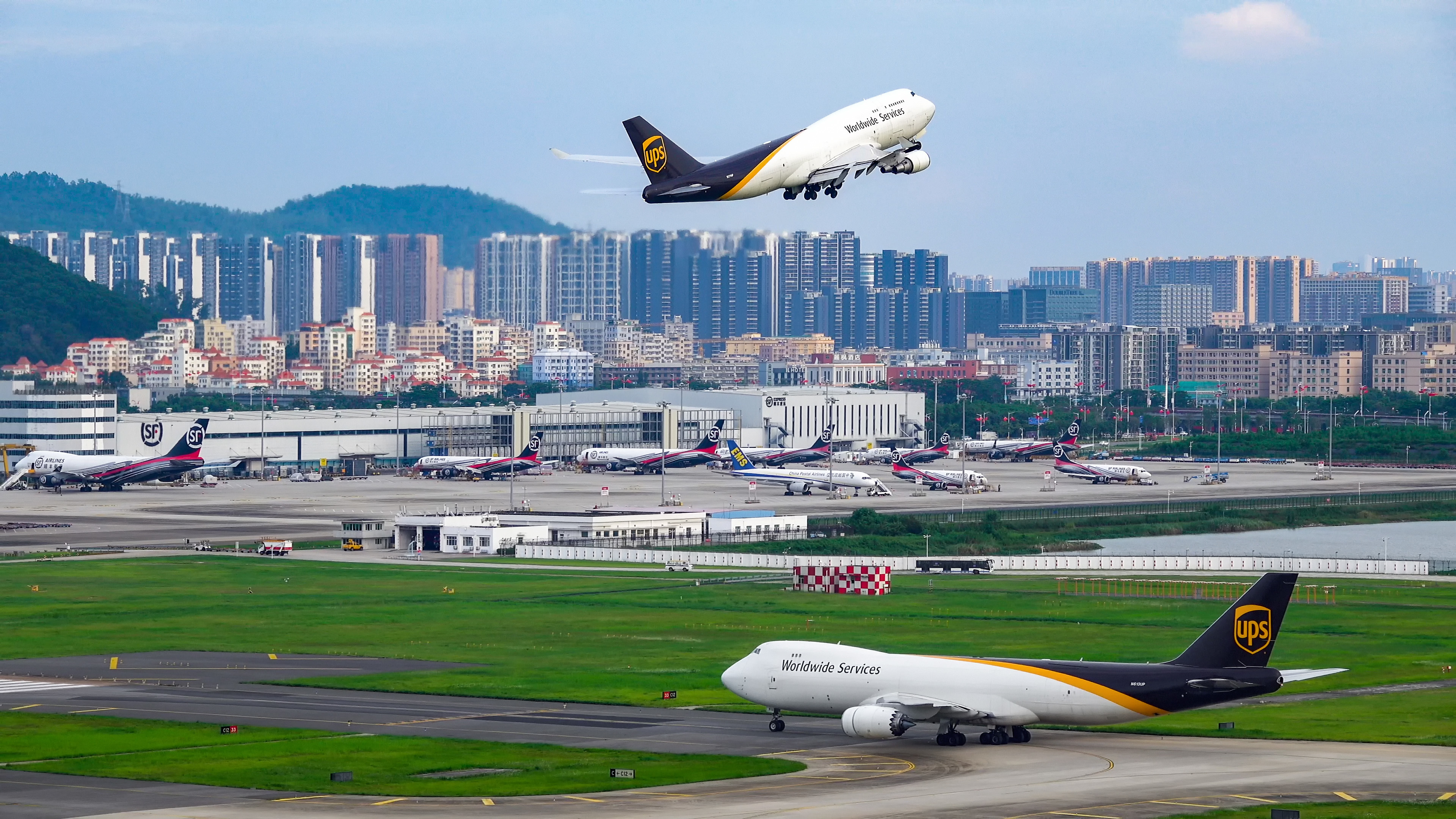 深圳机场年货邮吞吐量首次突破200万吨