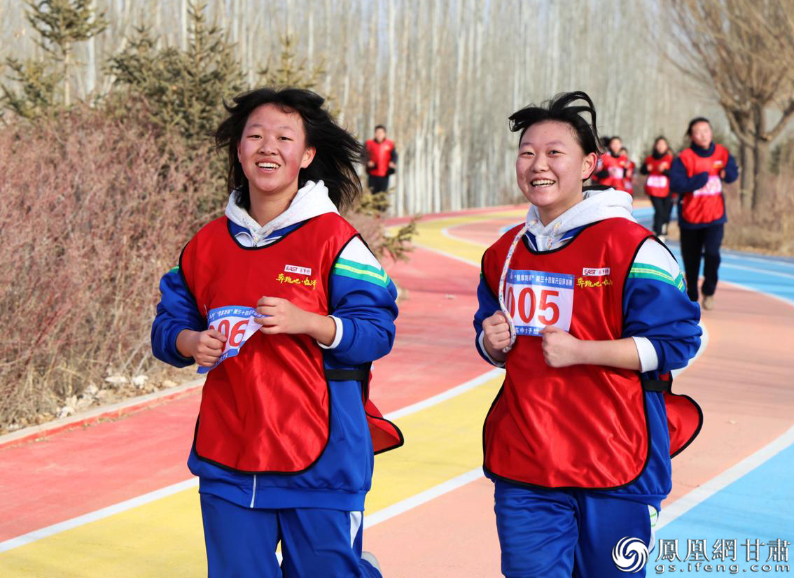 参赛选手精神抖擞、英姿勃发