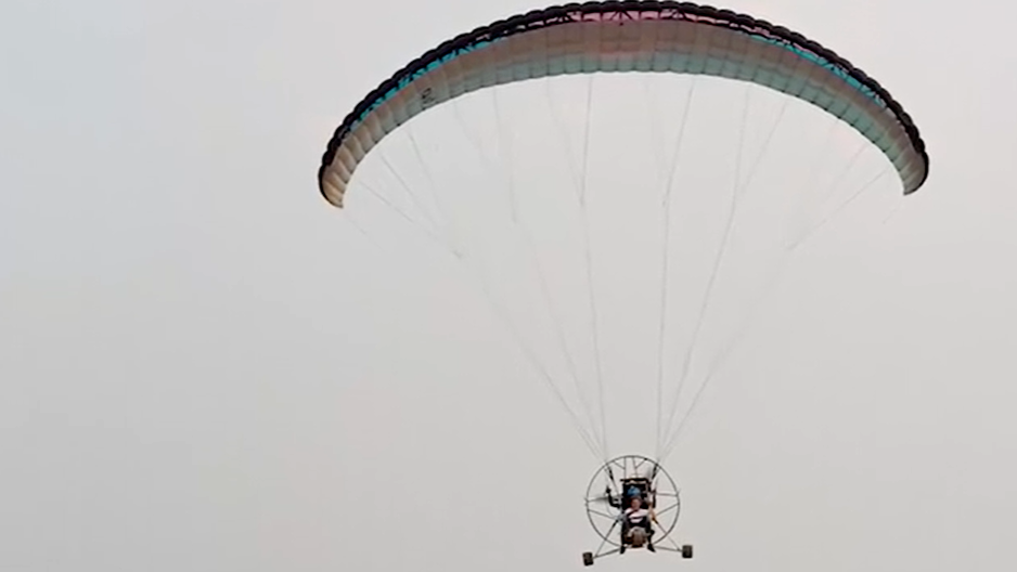 滑翔伞项目发生意外致2死，官方：起飞1分钟发生险情，死亡教练系公司法人