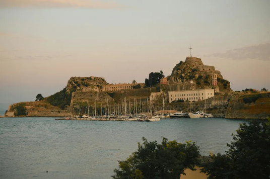 北上广牛马最佳生活蓝本,藏在这座冷门海岛上