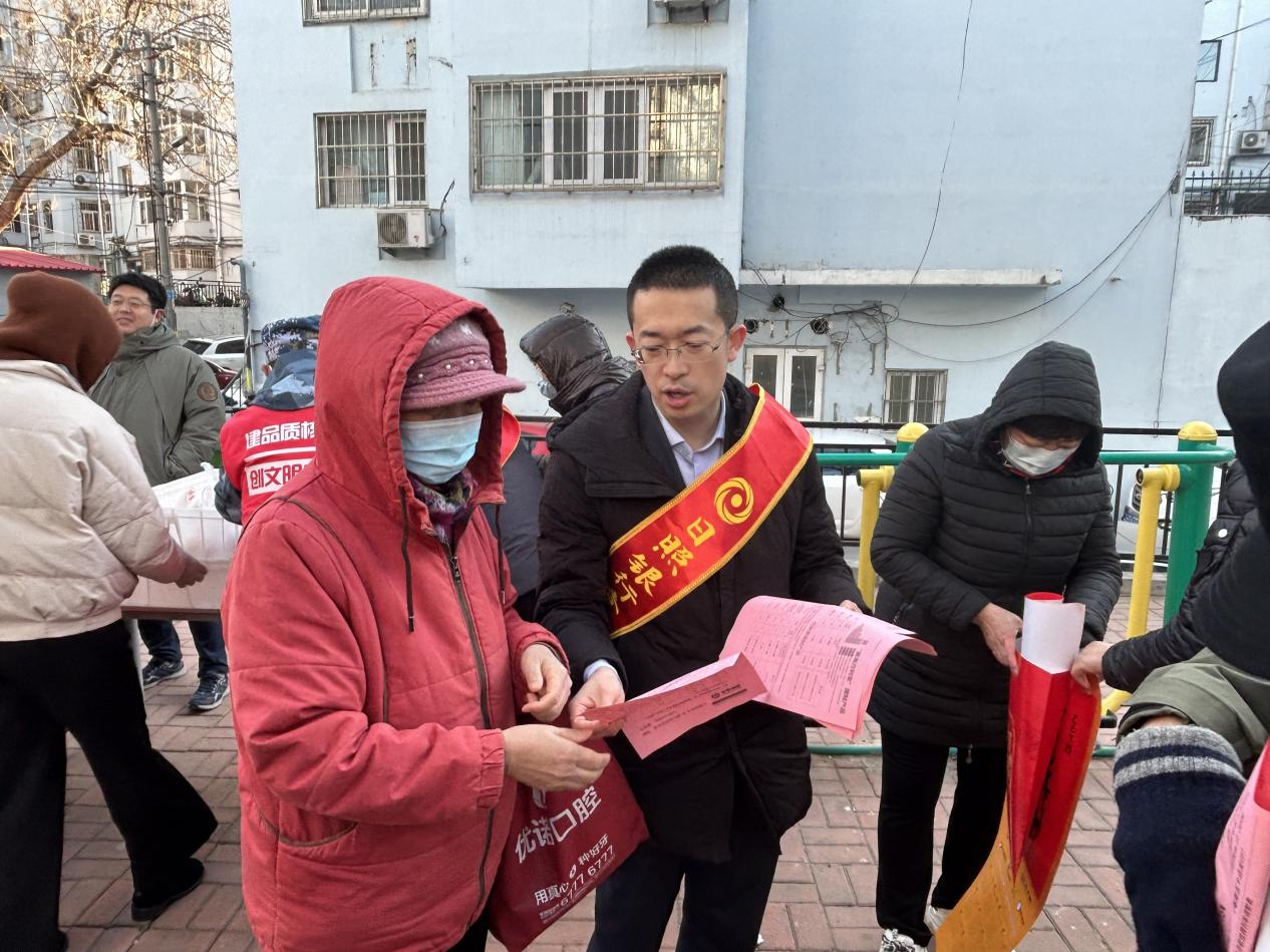 台东街道大名路社区“逛海洋大集 促和谐邻里”便民市集火热开启