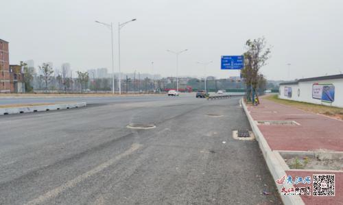 上饶市广信区旭日大桥部分路段还未完工。网友供图