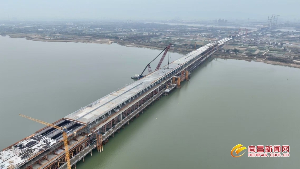 南昌隆兴大桥跨赣江中支主桥合龙（图）