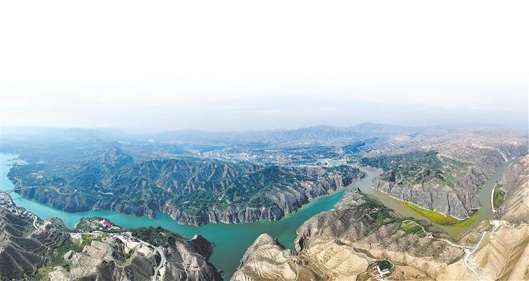 黄河永靖县炳灵石林段　吕亚龙