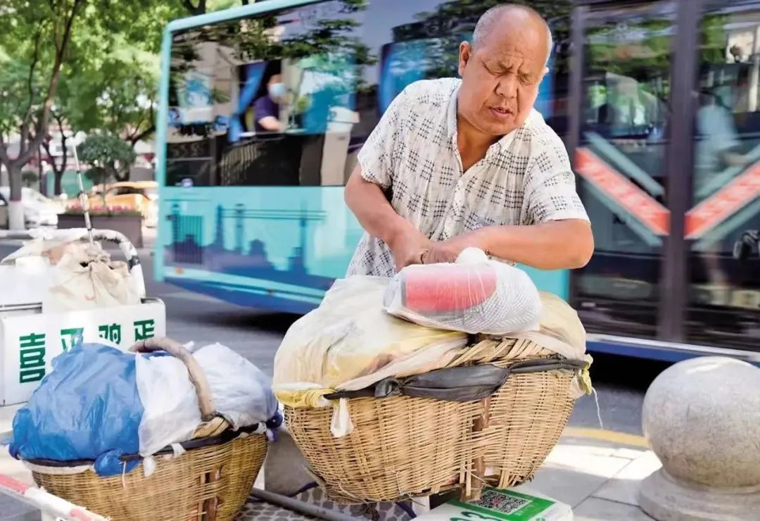 张喜平摆放鸡蛋