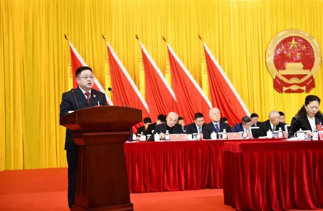 青岛市市北区第三届人民代表大会第四次会议隆重开幕