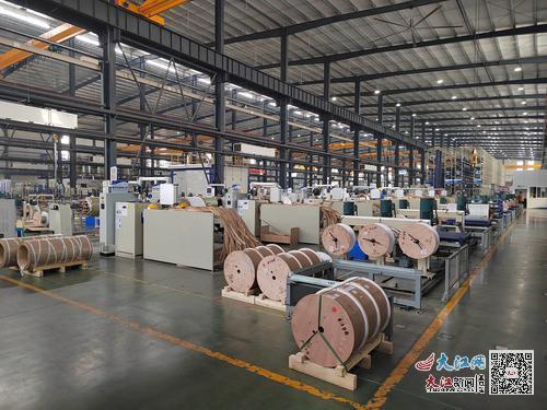 兆驰晶显生产车间。