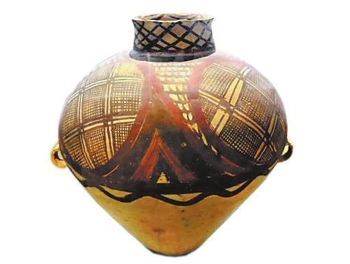 马家窑文化半山类型四大圆圈纹双耳彩陶罐　永靖县博物馆藏