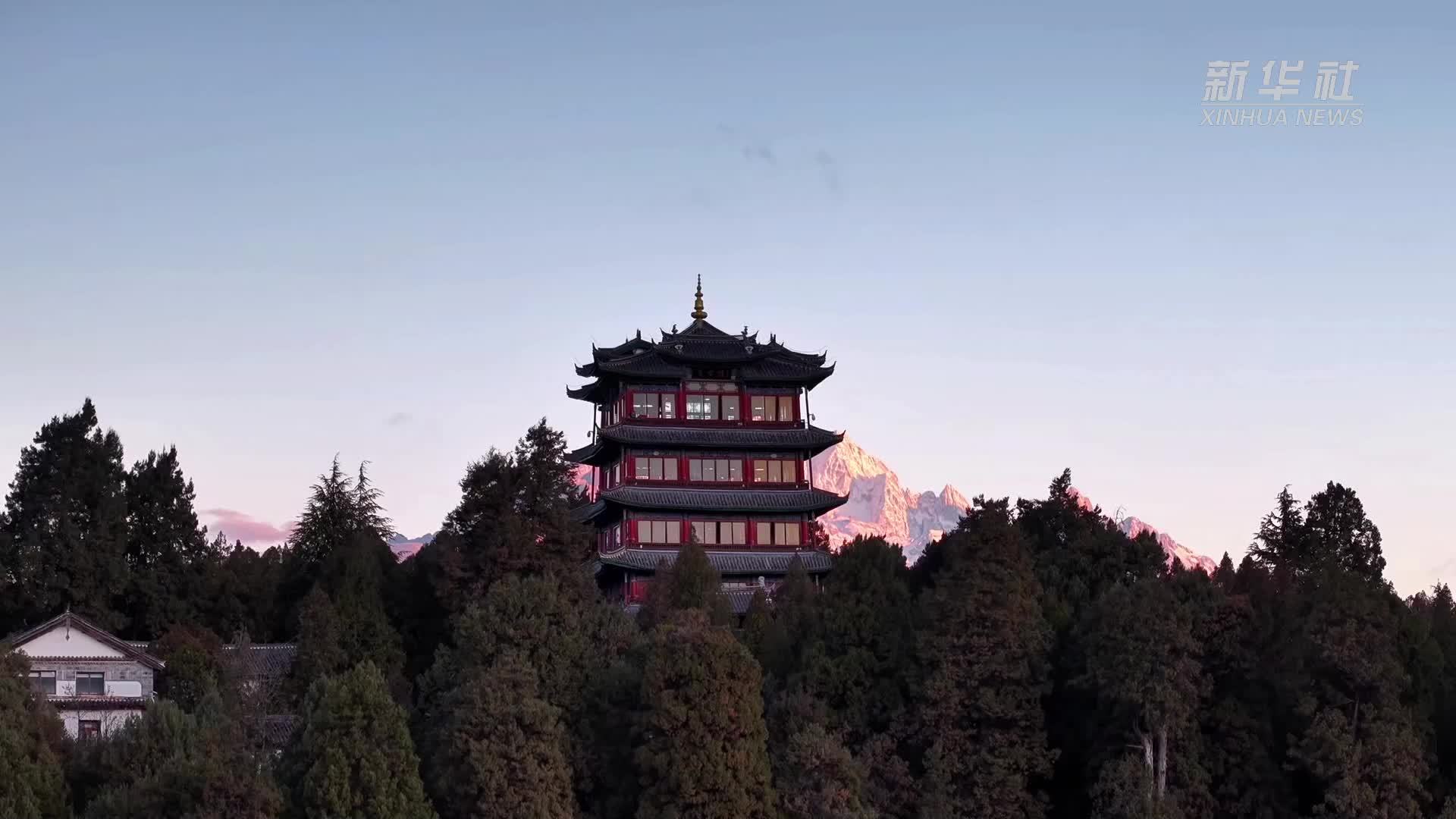 航拍雪后玉龙雪山