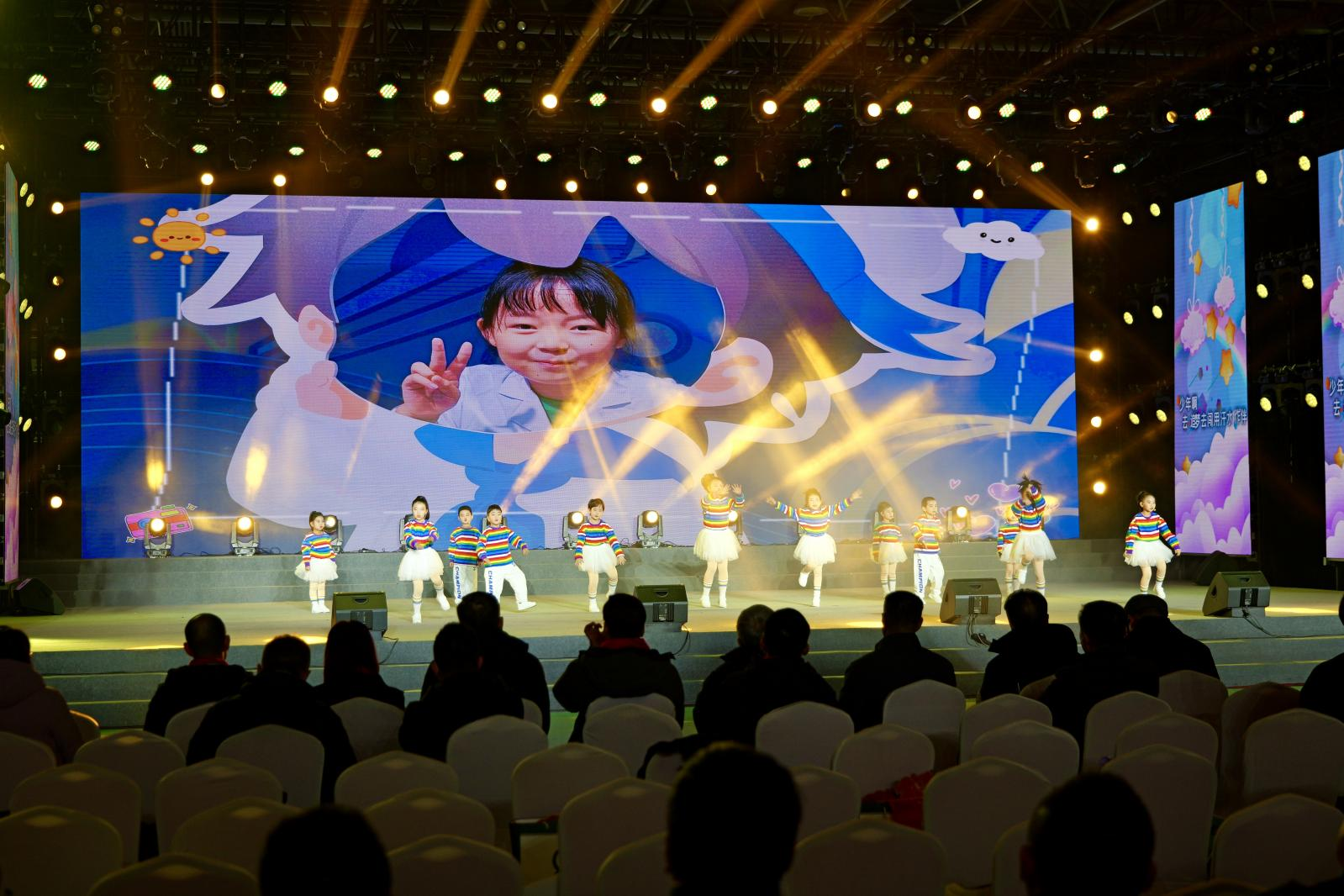 “春晚里的歌唱家来到了我们身边” ——青岛地铁集团举办慰问一线演出活动