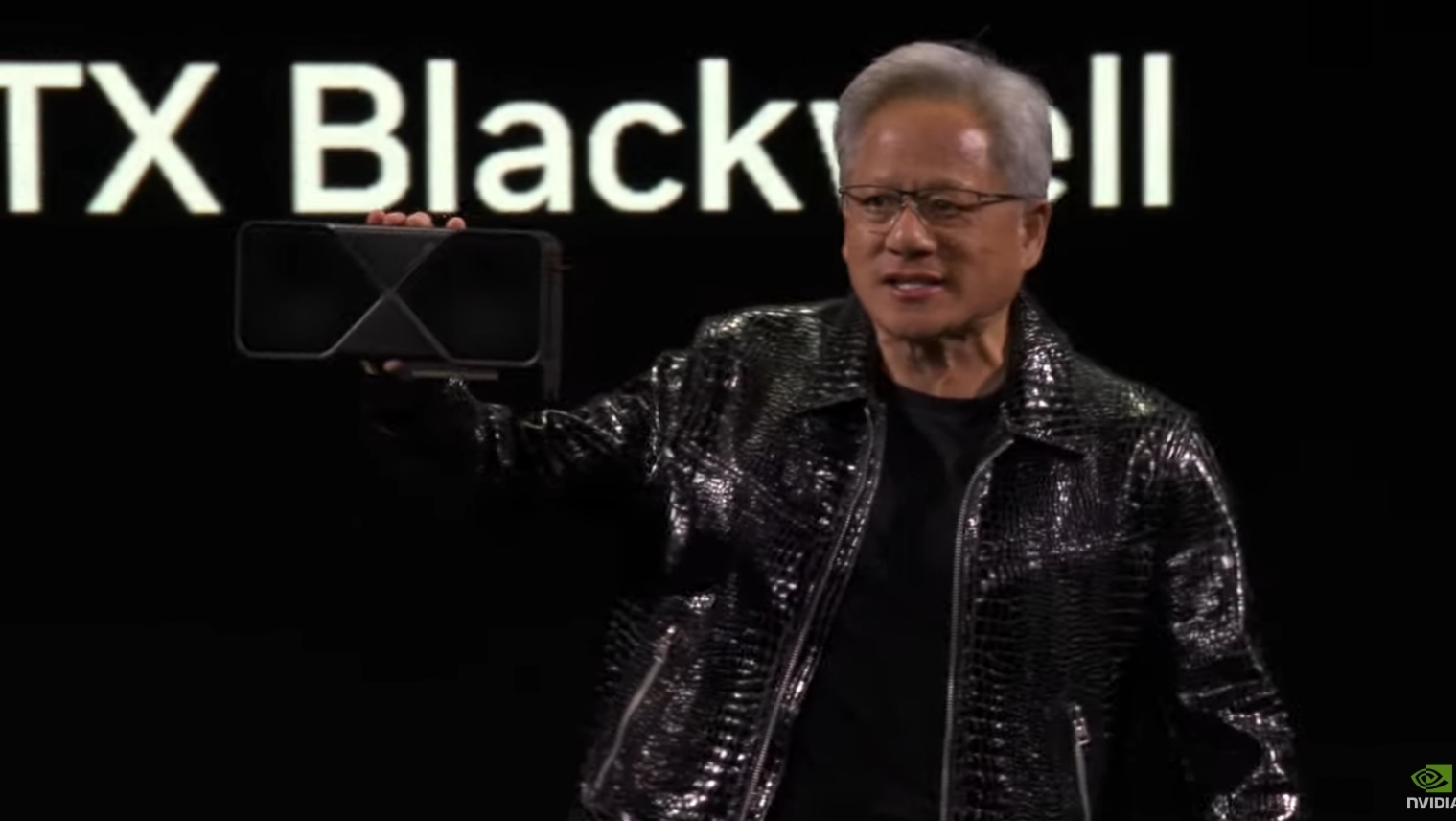 英伟达CES演讲“王炸”不断:5090显卡登场 黄仁勋还带来这些AI惊喜_凤凰网