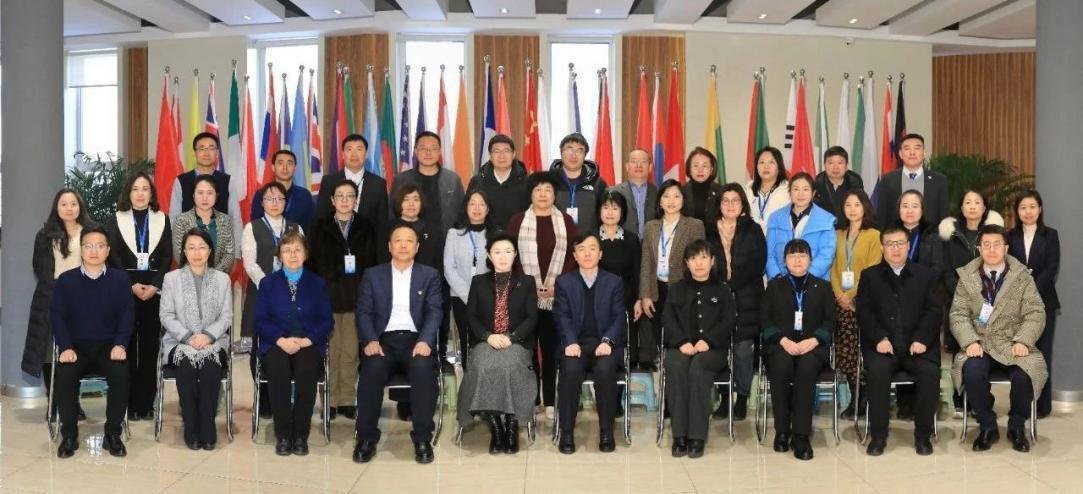 全体与会人员合影