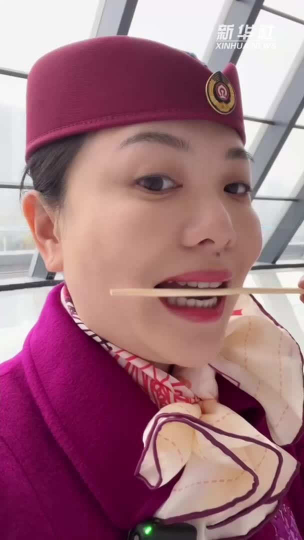 秀我中国｜新华社记者体验高铁乘务员基础培训