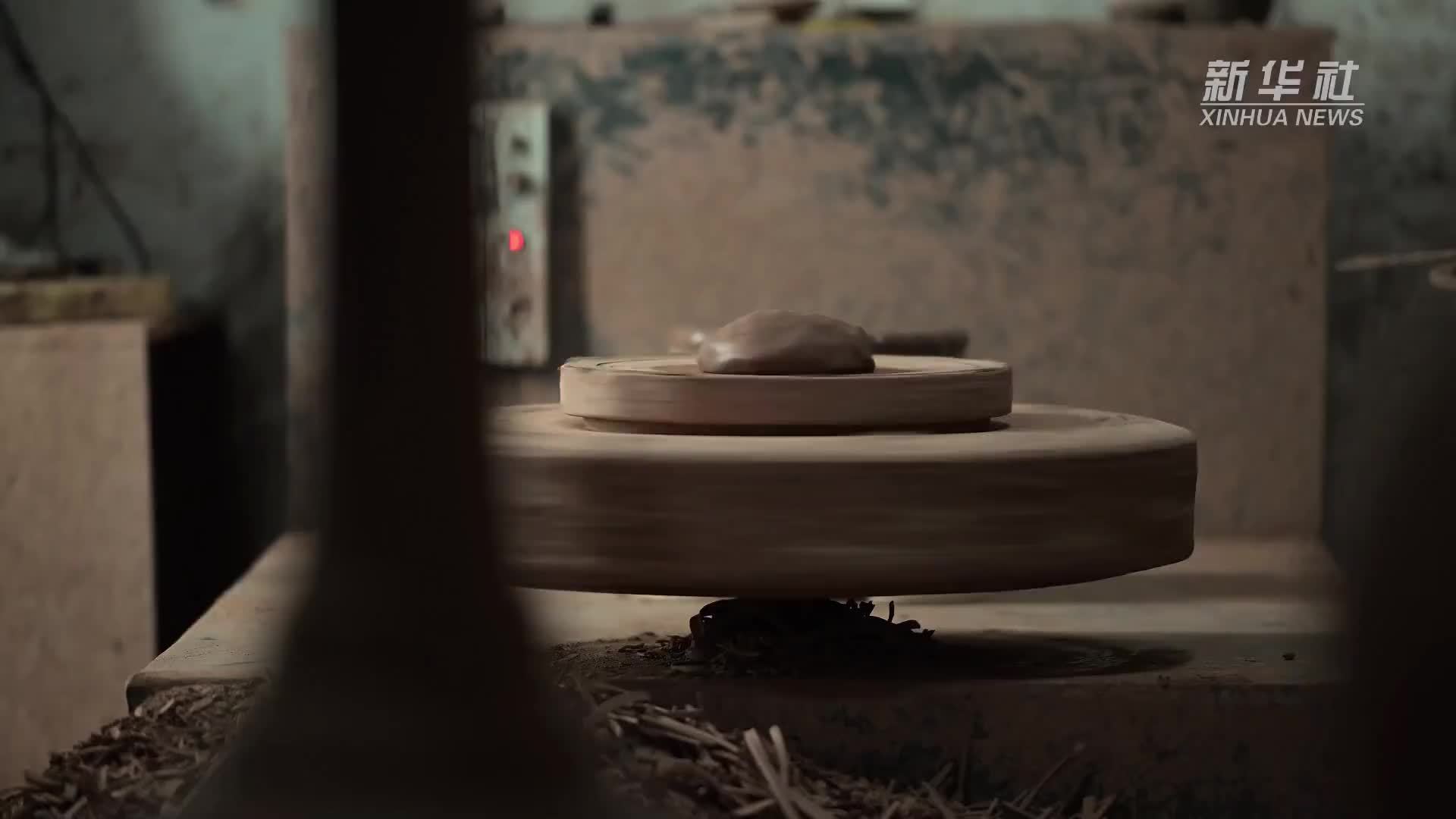 国道之行 海阔天空｜在泥与火中淬炼“匠心”