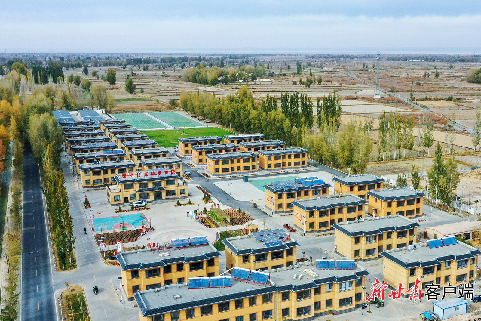 金塔县中东镇团结村地质灾害避险搬迁安置点 新甘肃·甘肃日报记者 冯乐凯 摄