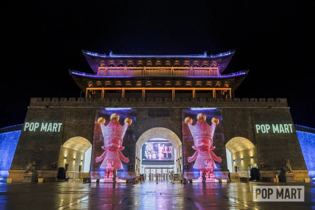 全球首款“茉莉”陶瓷潮玩在“景德镇记忆”亮相。