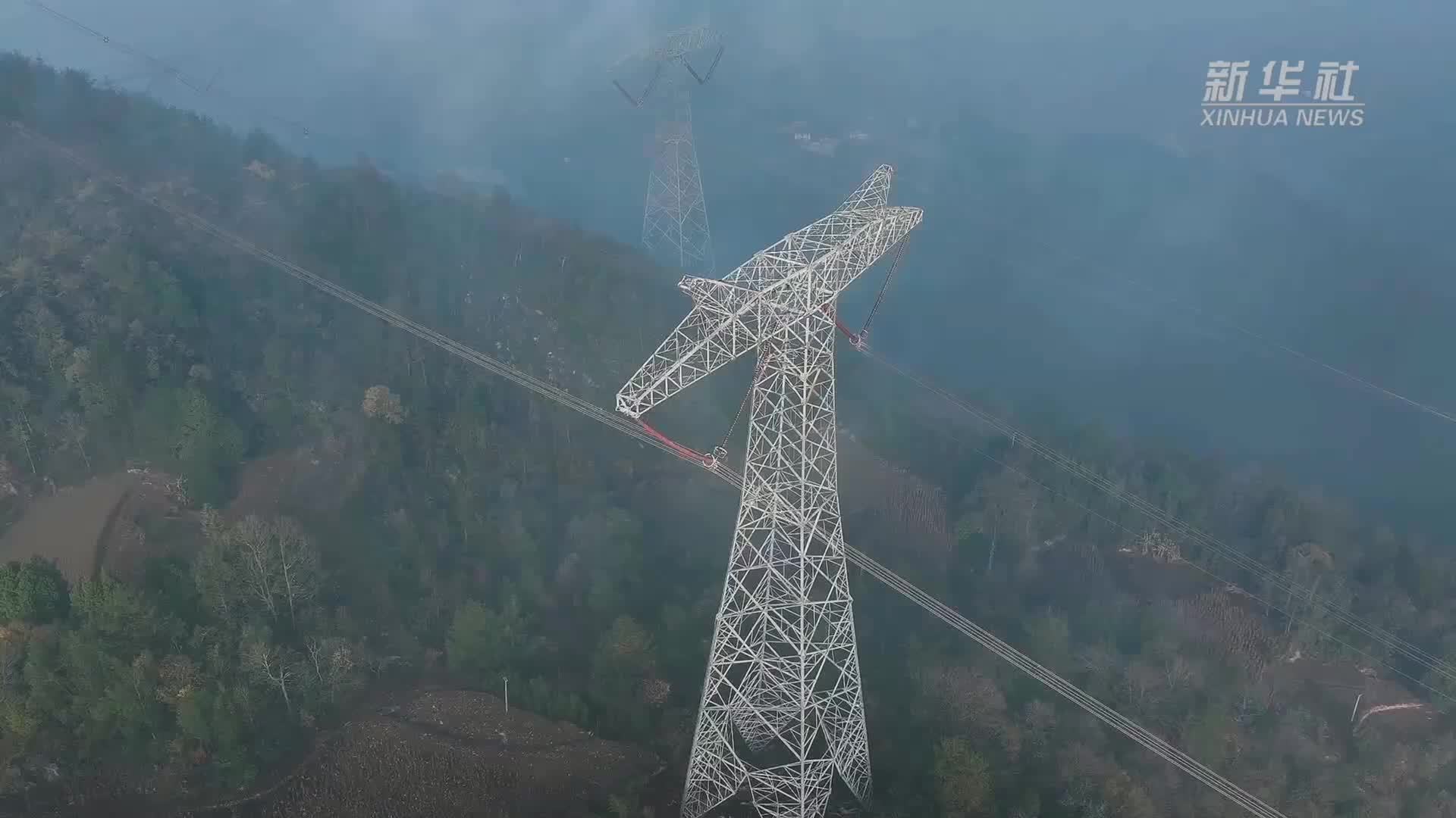 “小飞人”助力特高压直流输电线路带电检修