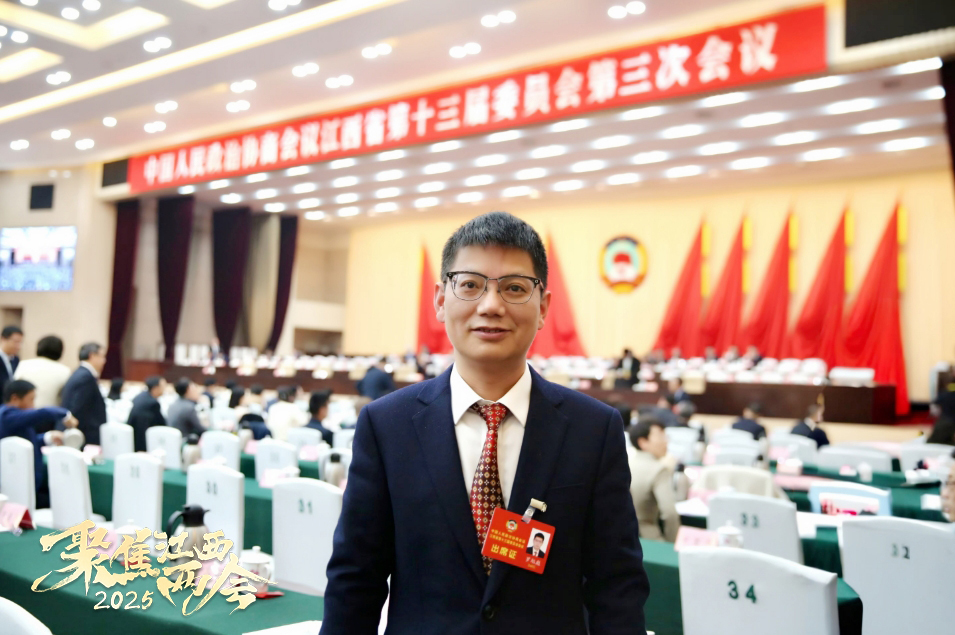 江西省政协委员,井冈山大学党委副书记、校长罗旭彪