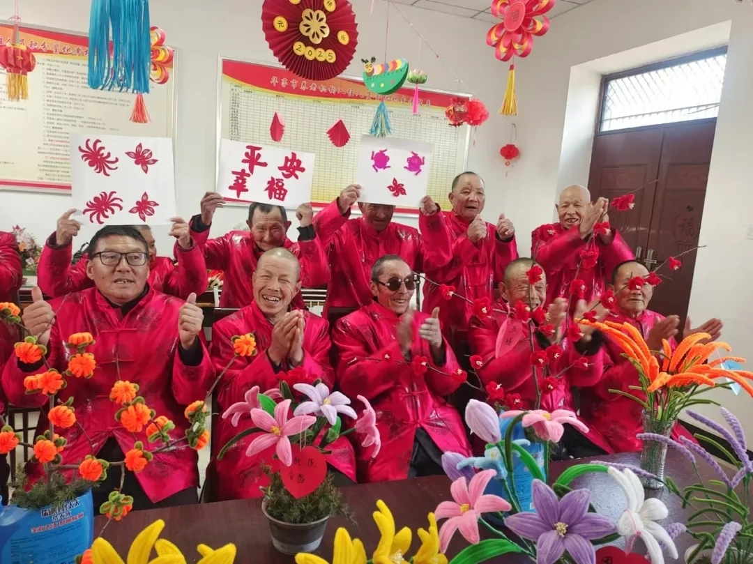 妙手生花乐在指尖　华亭银发族晒幸福日常