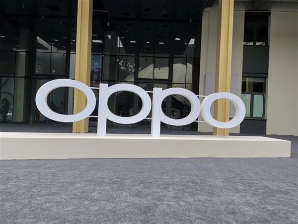 大家最薄折叠机！OPPO Find N5渲染图出炉：对称式潜望三摄筹算