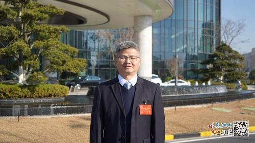 市人大代表，国家能源集团万安水电厂厂长、党委副书记邱茂生