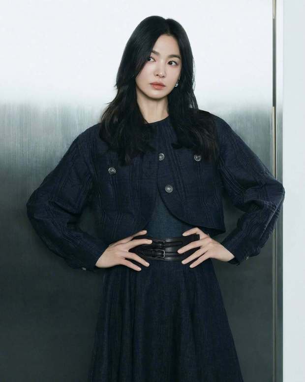 搜狐娱乐讯 1月12日,一组宋慧乔的最新造型图释出。