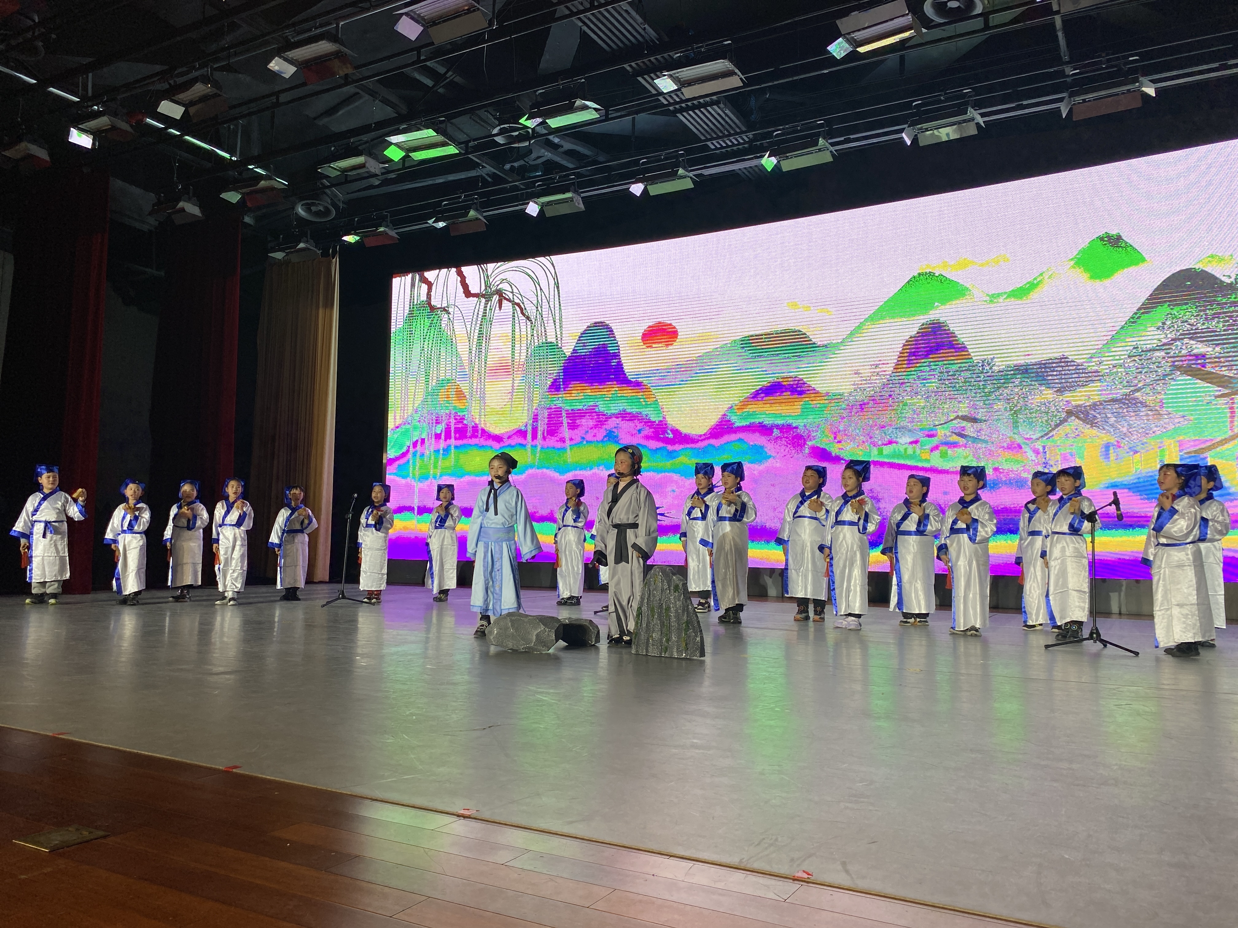 沙子口街道举办崂山区2025年新年校园文化艺术节暨第二届快板艺术节