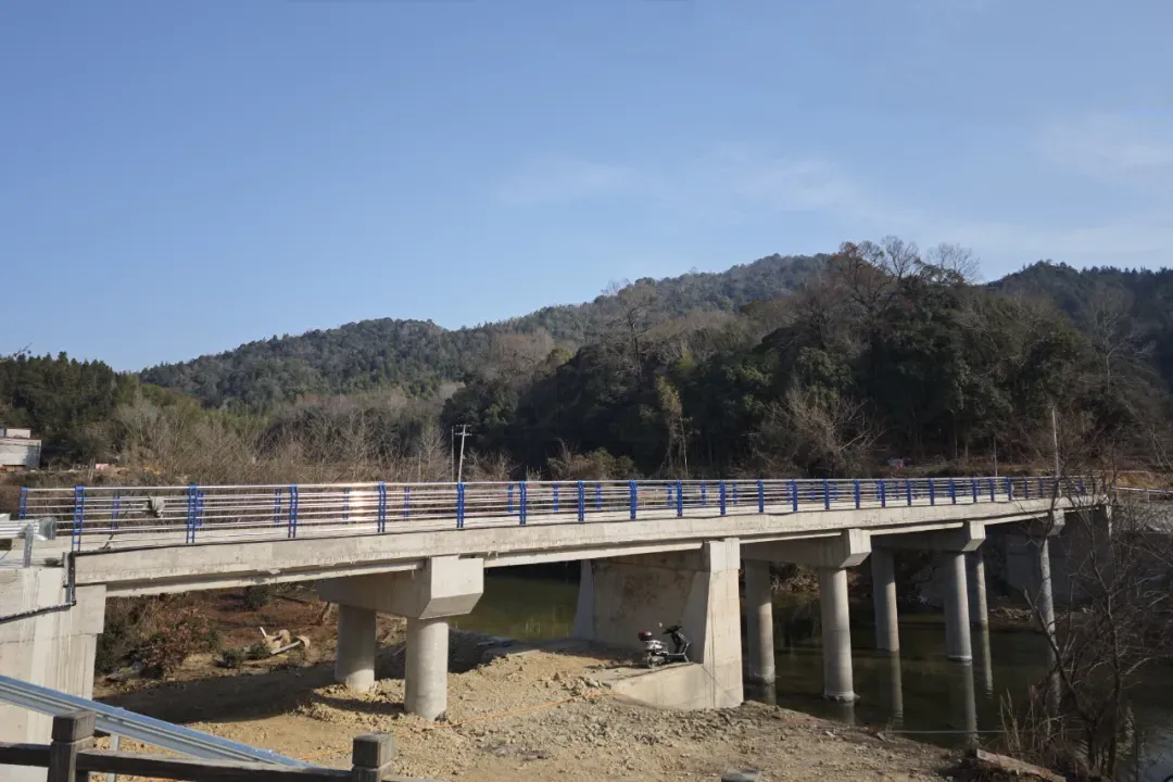 浮梁县港东大桥重建工程竣工 彻底解决汛期过河难题