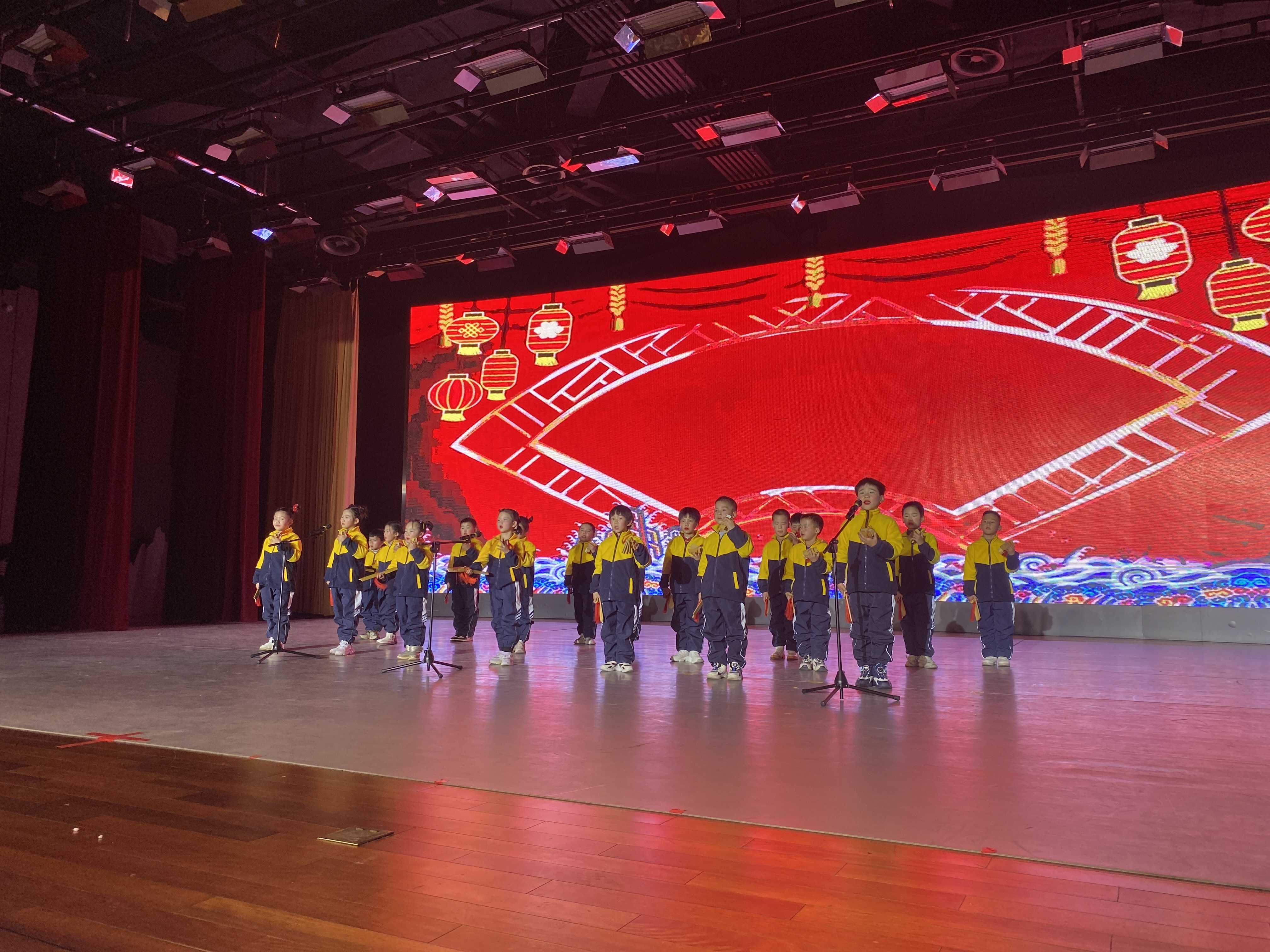 沙子口街道举办崂山区2025年新年校园文化艺术节暨第二届快板艺术节